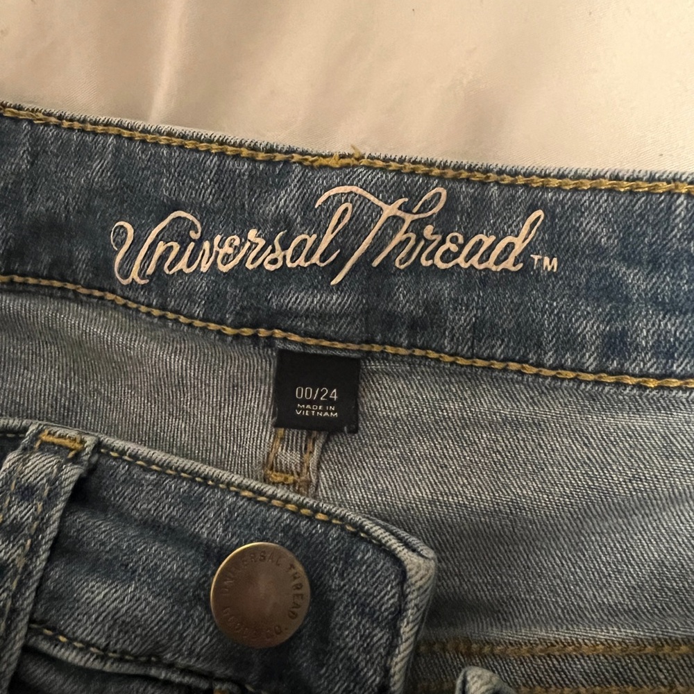Universal Thread High Rise Shorts - Picture 2 of 4